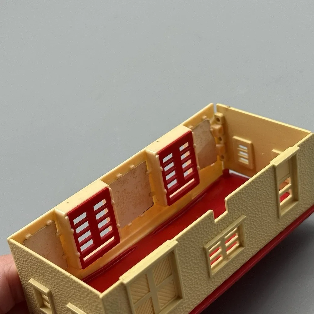 Bachmann Plasticville HO Scale 5 & 10 Storefront Building Model Train Layout